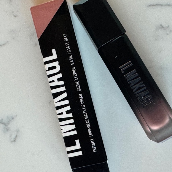 IL MAKIAGE INFINITY LONG WEAR MATTE LIP CREAM BRAND NEW IN THE BOX - Picture 1 of 5